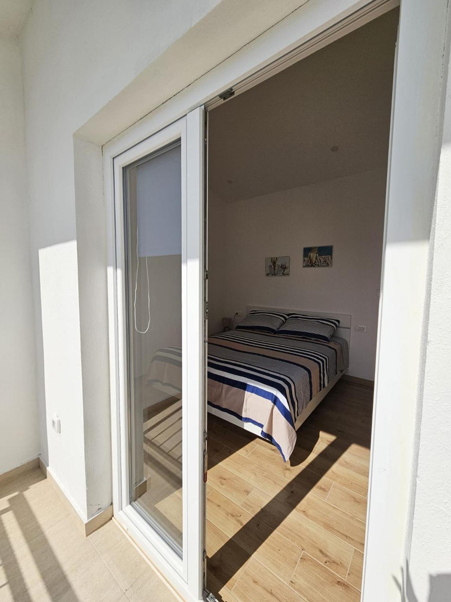 Sea View Apartment Mimice Bagian luar foto